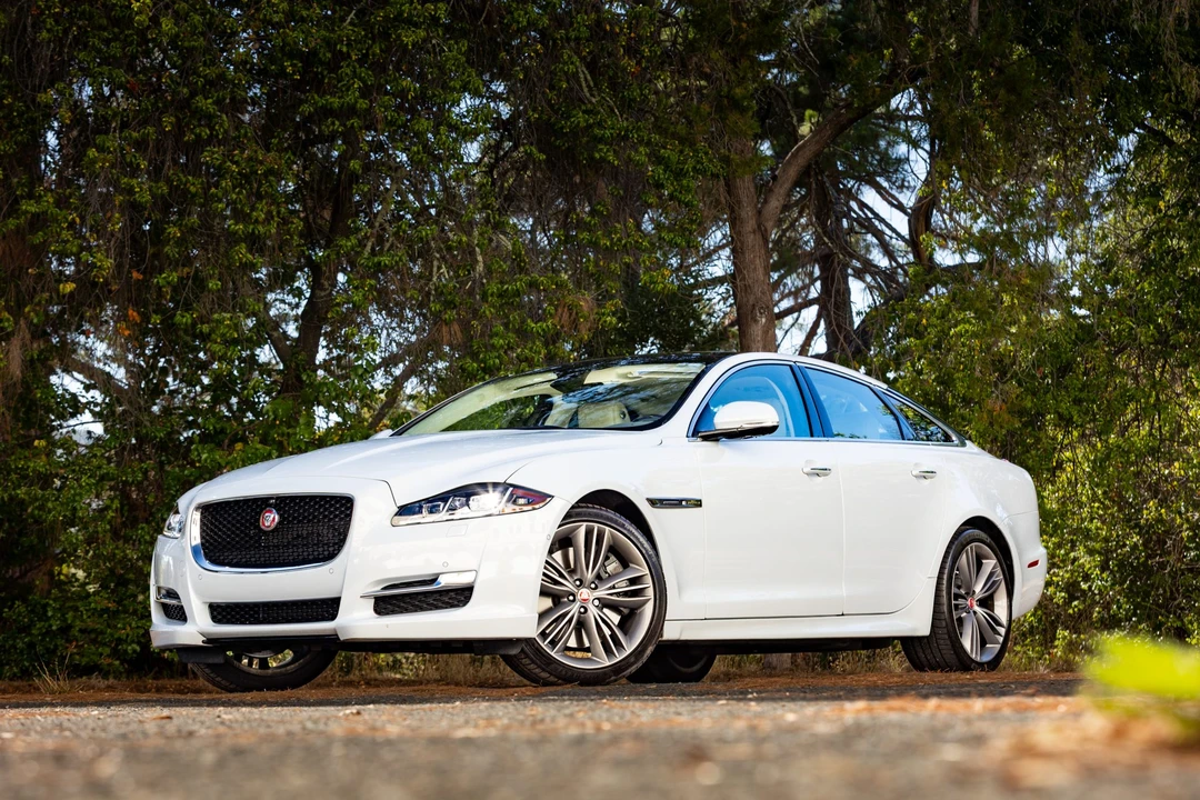 2017 Jaguar X351 XJ - Image 3 of 31