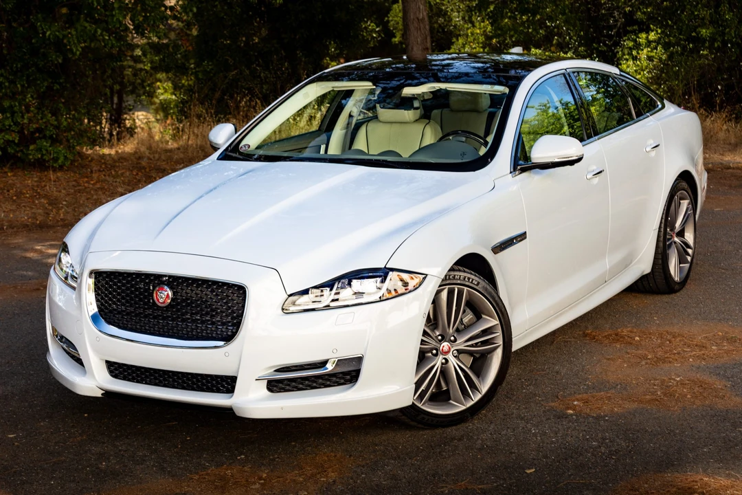 2017 Jaguar X351 XJ - Image 5 of 31