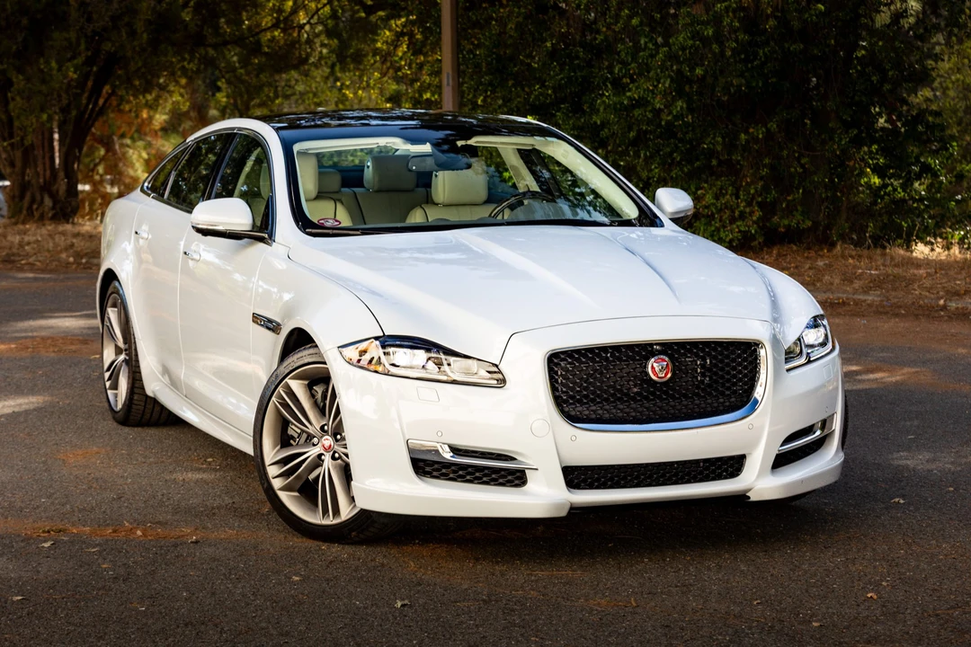 2017 Jaguar X351 XJ - Image 9 of 31