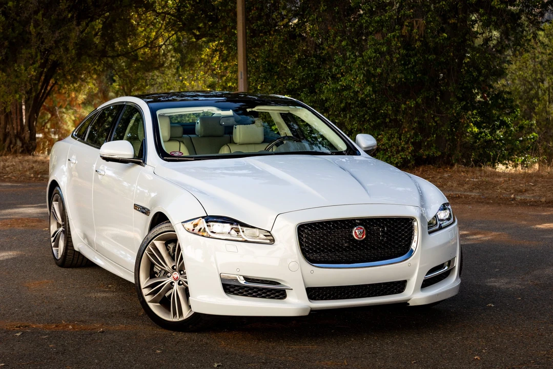 2017 Jaguar X351 XJ - Image 10 of 31