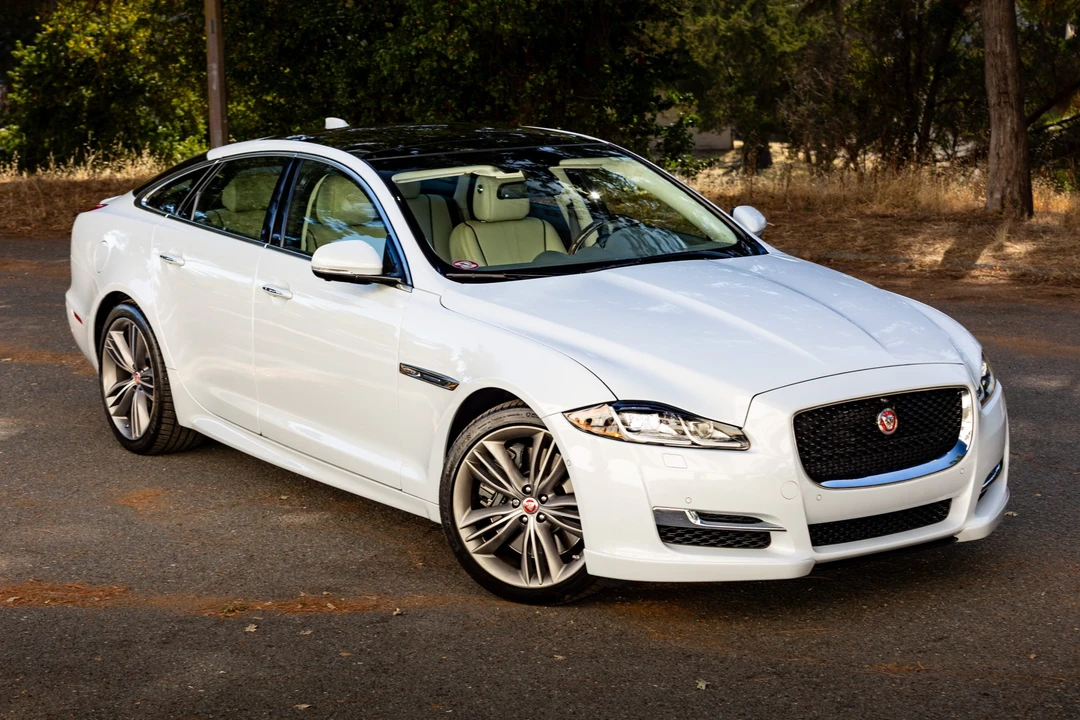 2017 Jaguar X351 XJ - Image 13 of 31