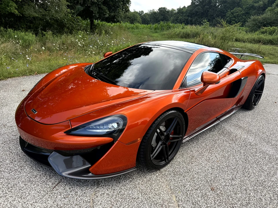2017 McLaren 570GT - Image 3 of 31