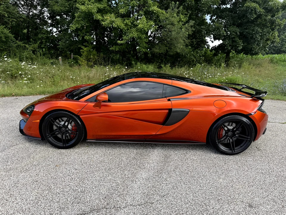 2017 McLaren 570GT - Image 31 of 31