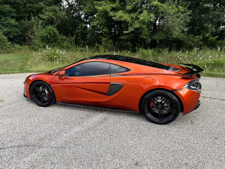 2017 McLaren 570GT - Image 30 of 31