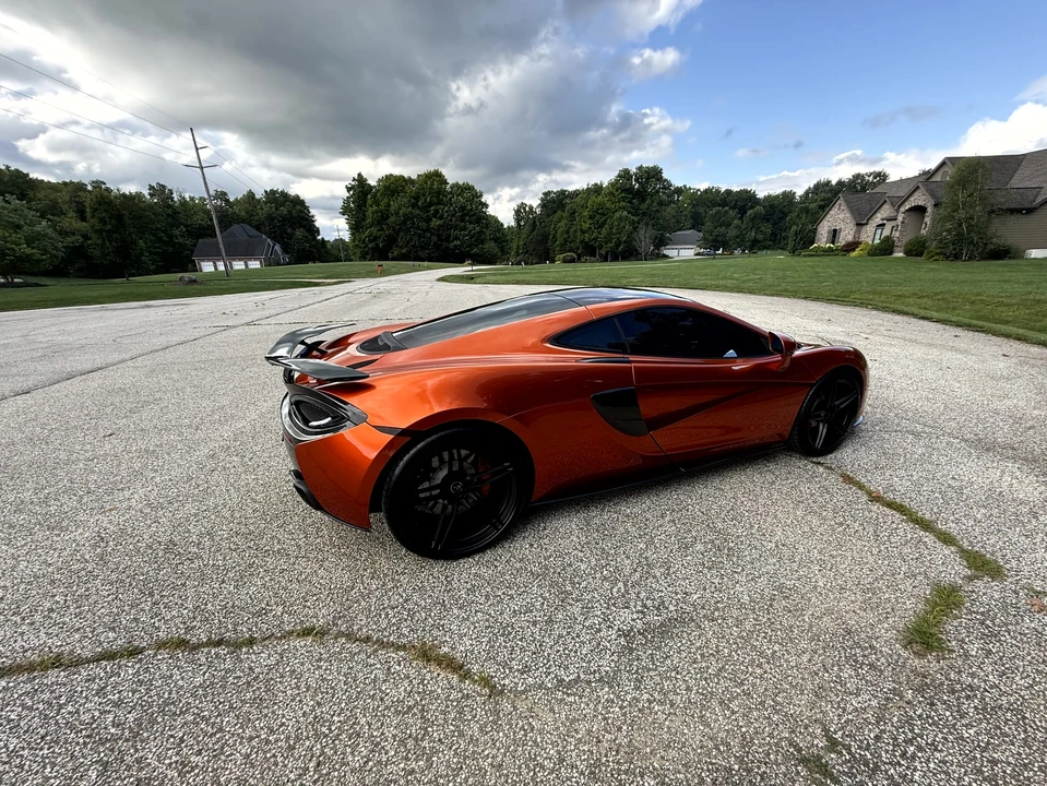 2017 McLaren 570GT - Image 17 of 31