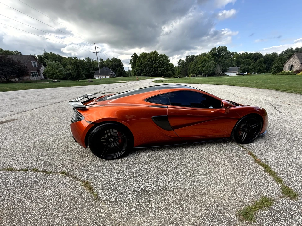 2017 McLaren 570GT - Image 16 of 31