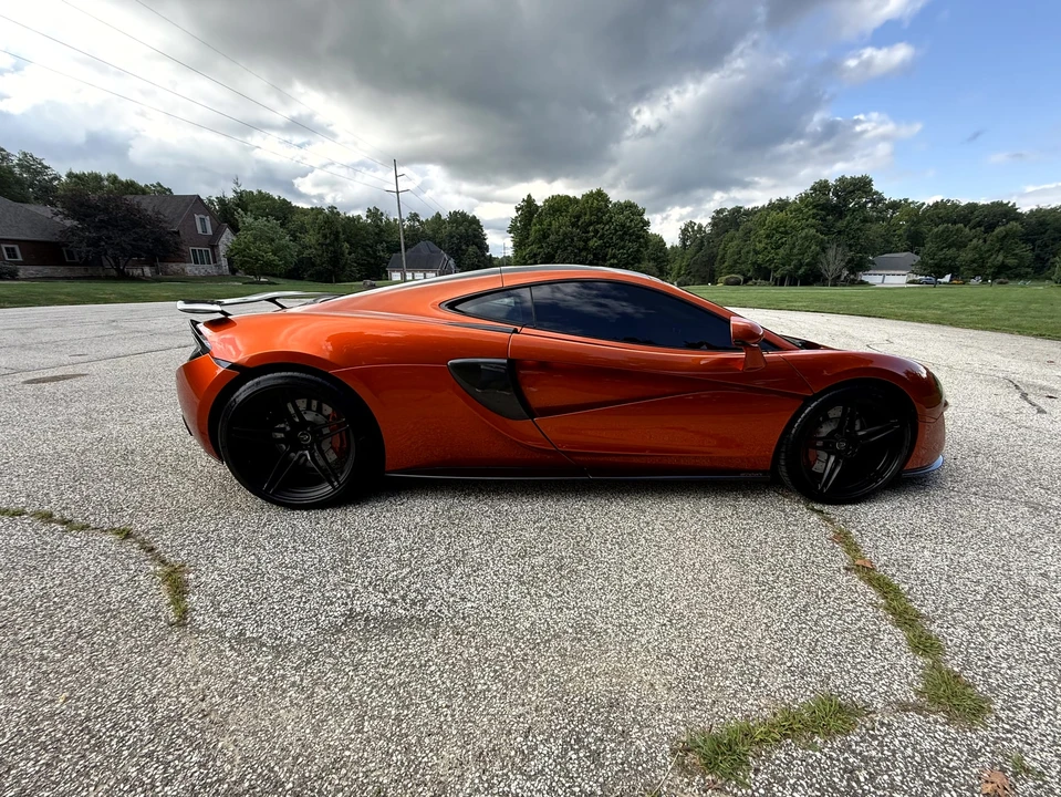 2017 McLaren 570GT - Image 15 of 31