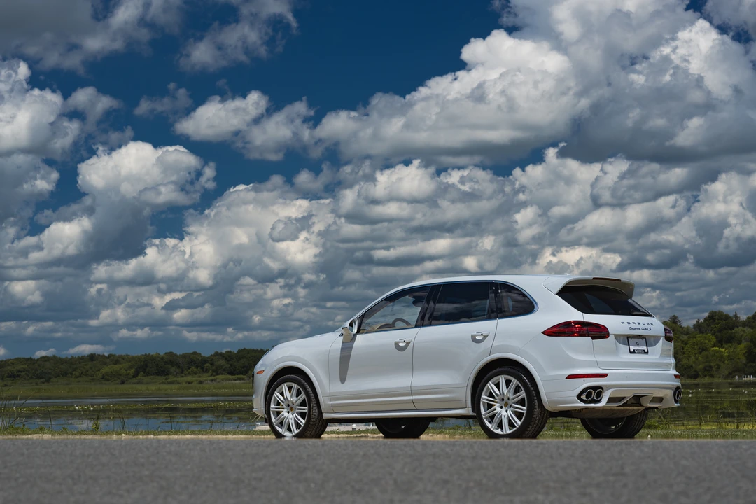 2017 Porsche 958 Cayenne Turbo S - Image 3 of 31