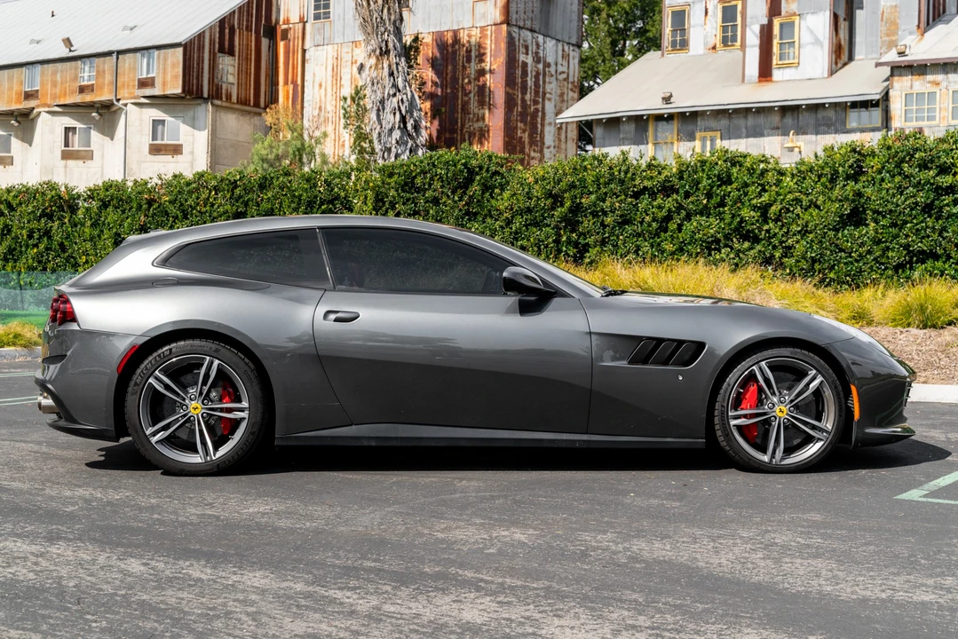 2018 Ferrari GTC4Lusso - Image 6 of 31