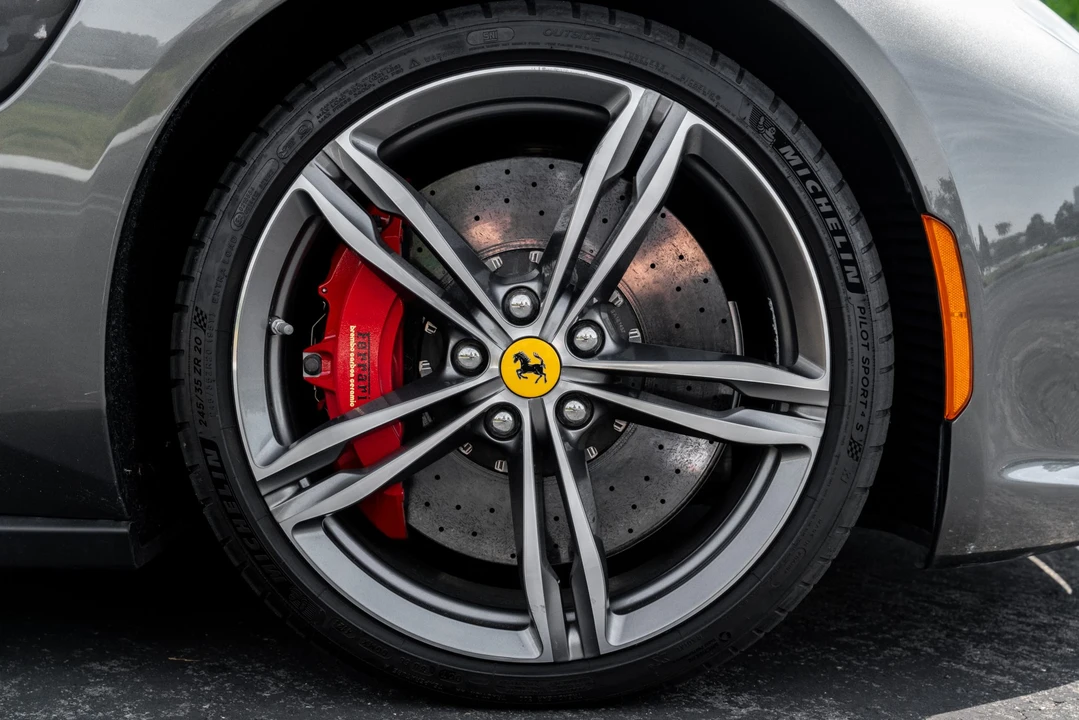 2018 Ferrari GTC4Lusso - Image 20 of 31