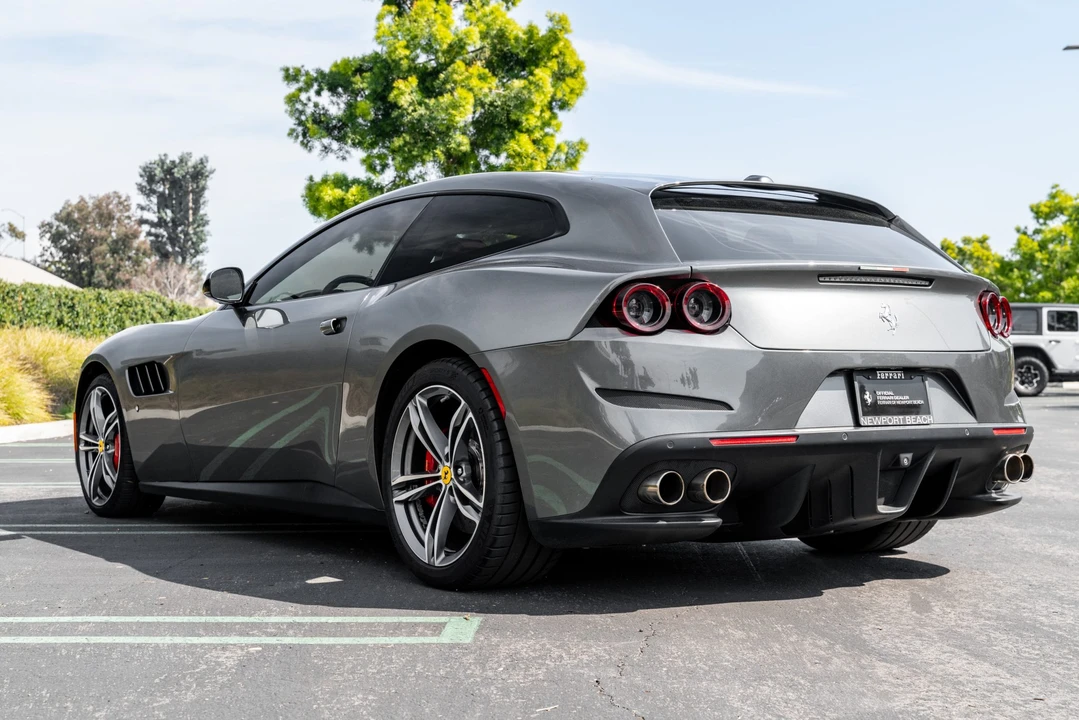 2018 Ferrari GTC4Lusso - Image 3 of 31