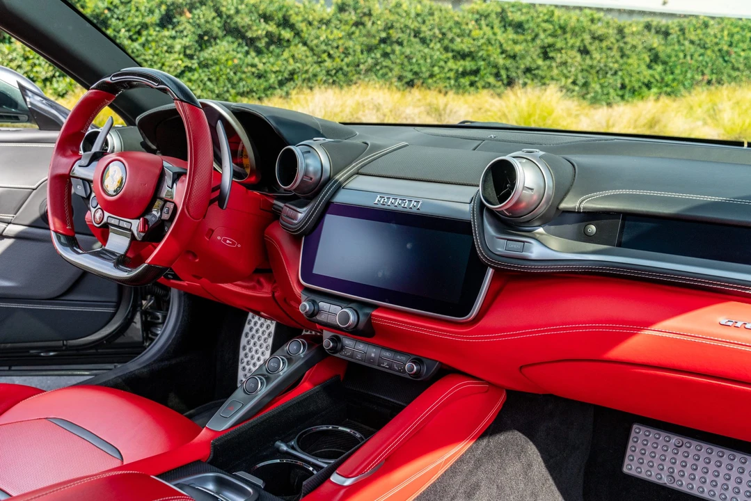 2018 Ferrari GTC4Lusso - Image 28 of 31