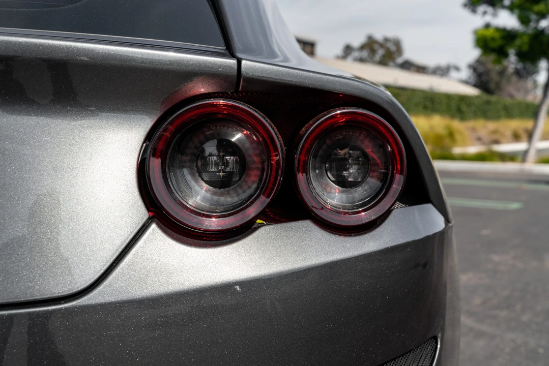 2018 Ferrari GTC4Lusso - Image 12 of 31