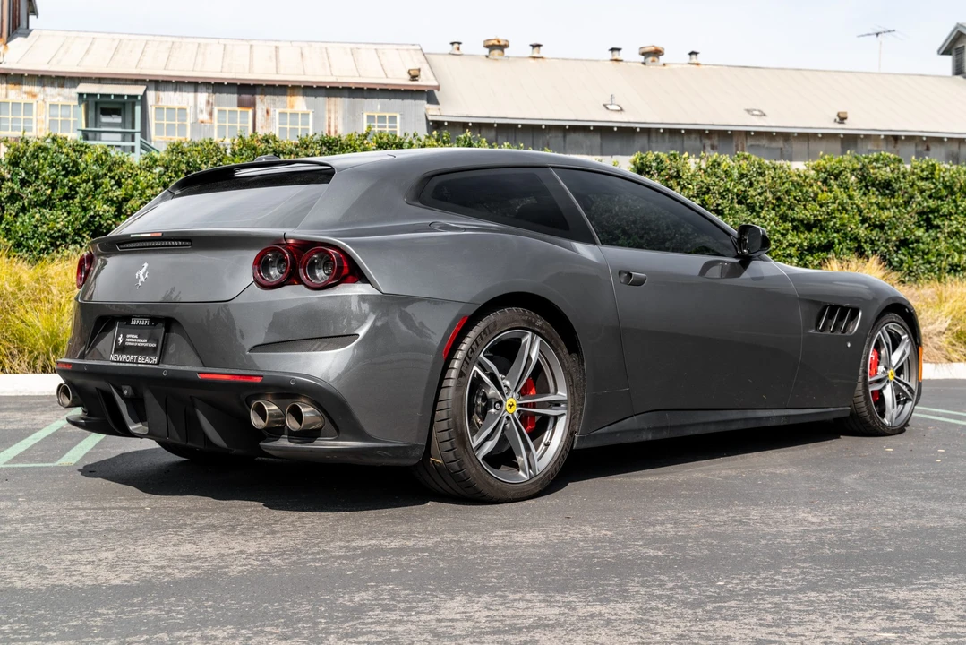 2018 Ferrari GTC4Lusso - Image 5 of 31