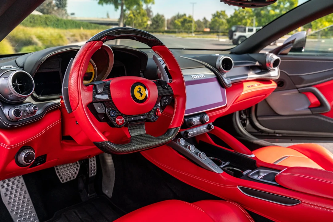 2018 Ferrari GTC4Lusso - Image 29 of 31