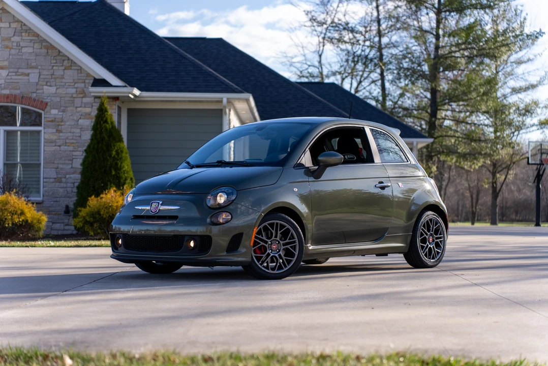 2018 Fiat Abarth 500 - Image 2 of 31