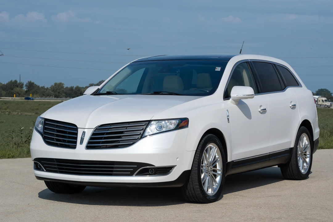 2018 Lincoln MKT - Image 2 of 31