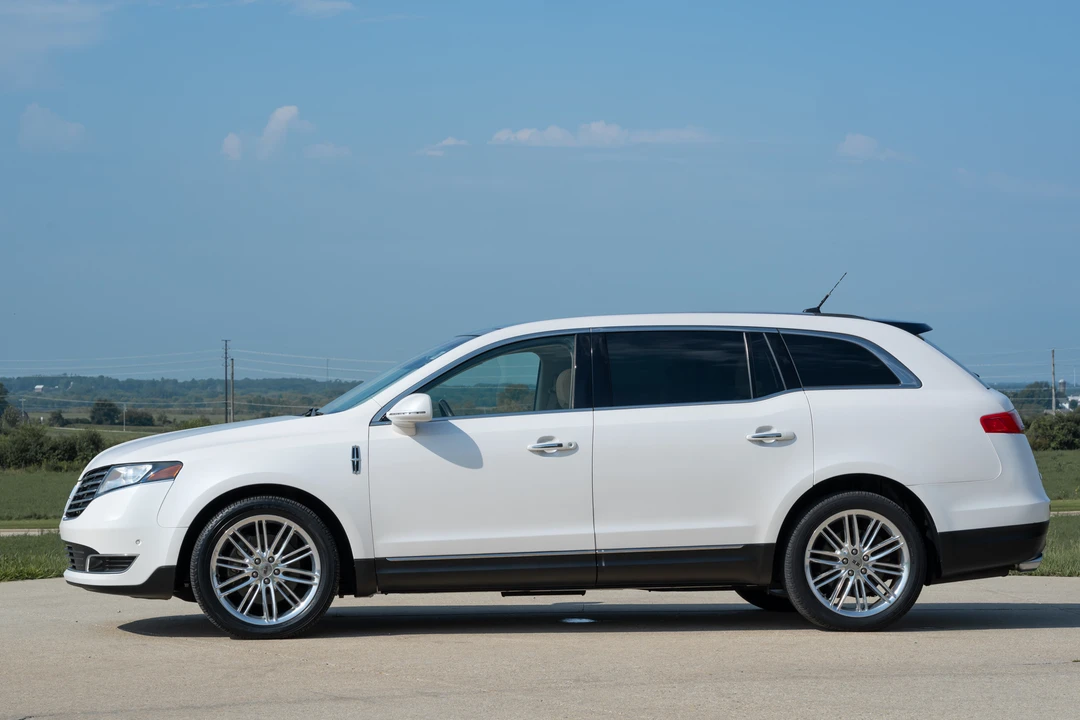 2018 Lincoln MKT - Image 7 of 31