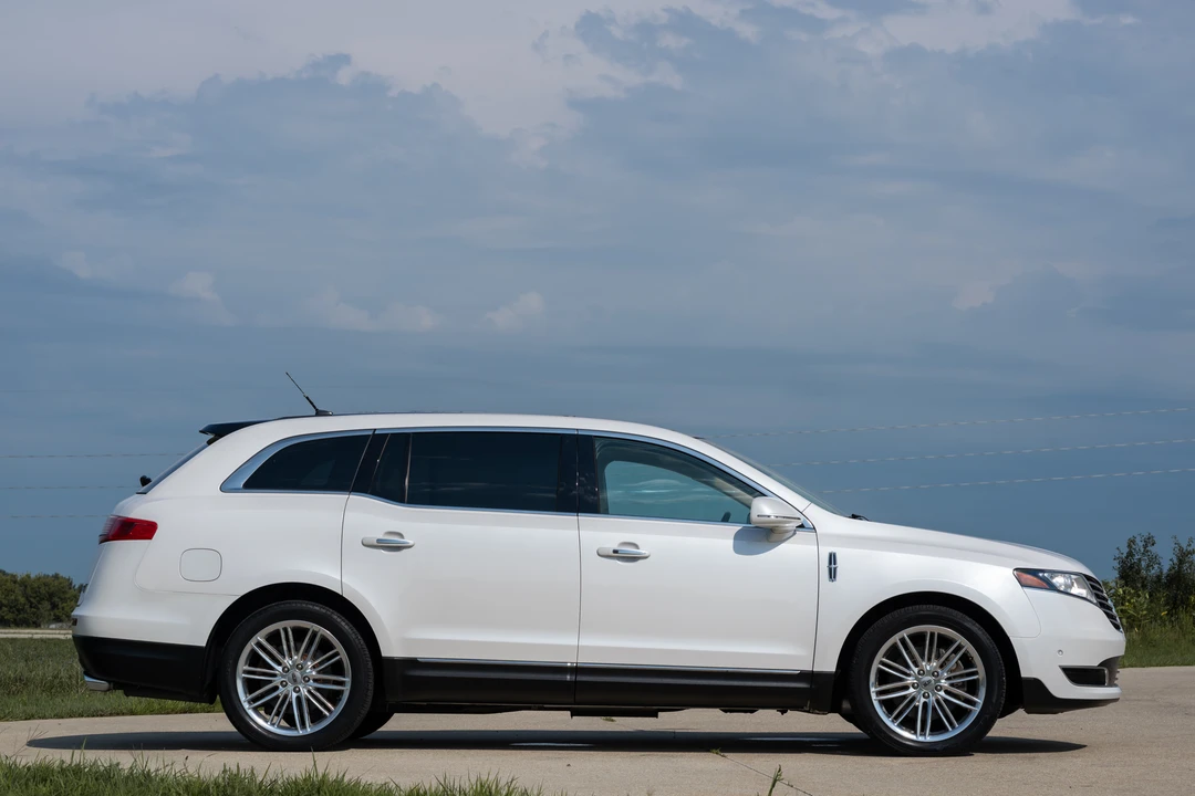 2018 Lincoln MKT - Image 15 of 31