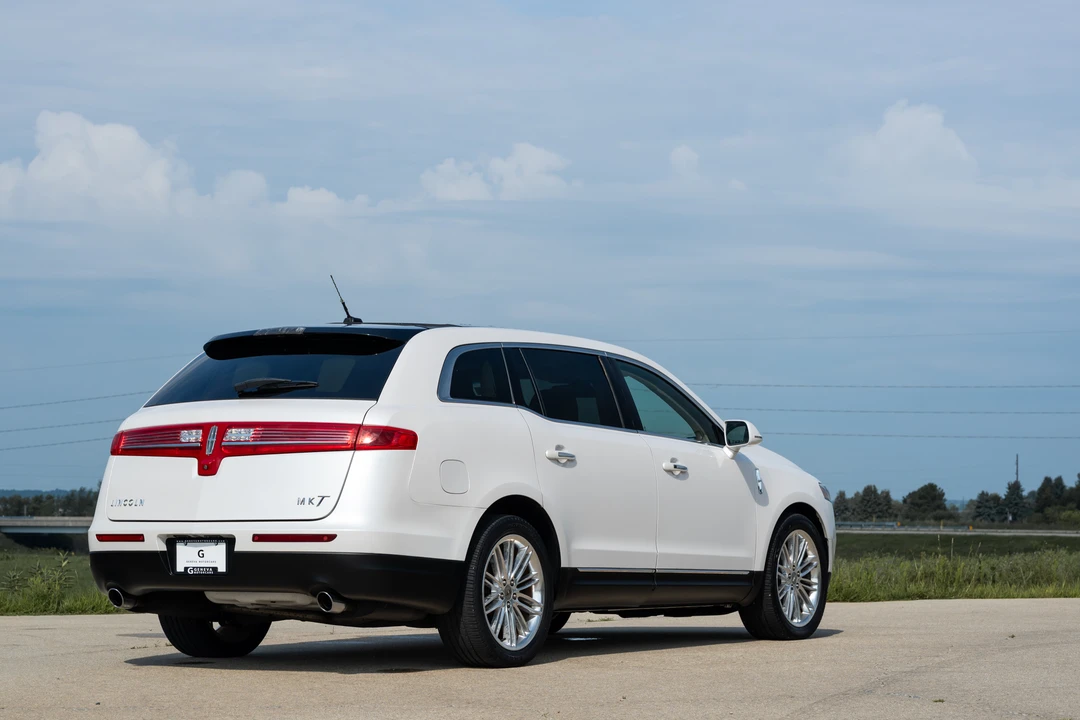 2018 Lincoln MKT - Image 13 of 31