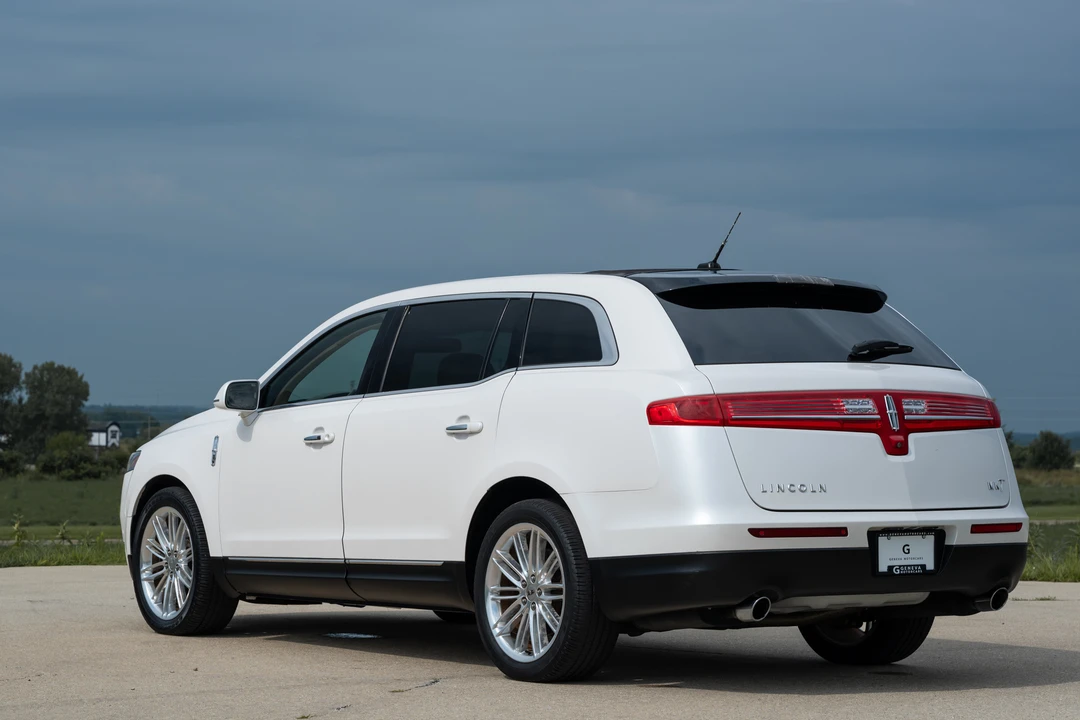 2018 Lincoln MKT - Image 10 of 31