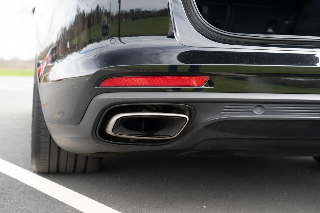 2018 Porsche 971 Panamera - Image 16 of 31
