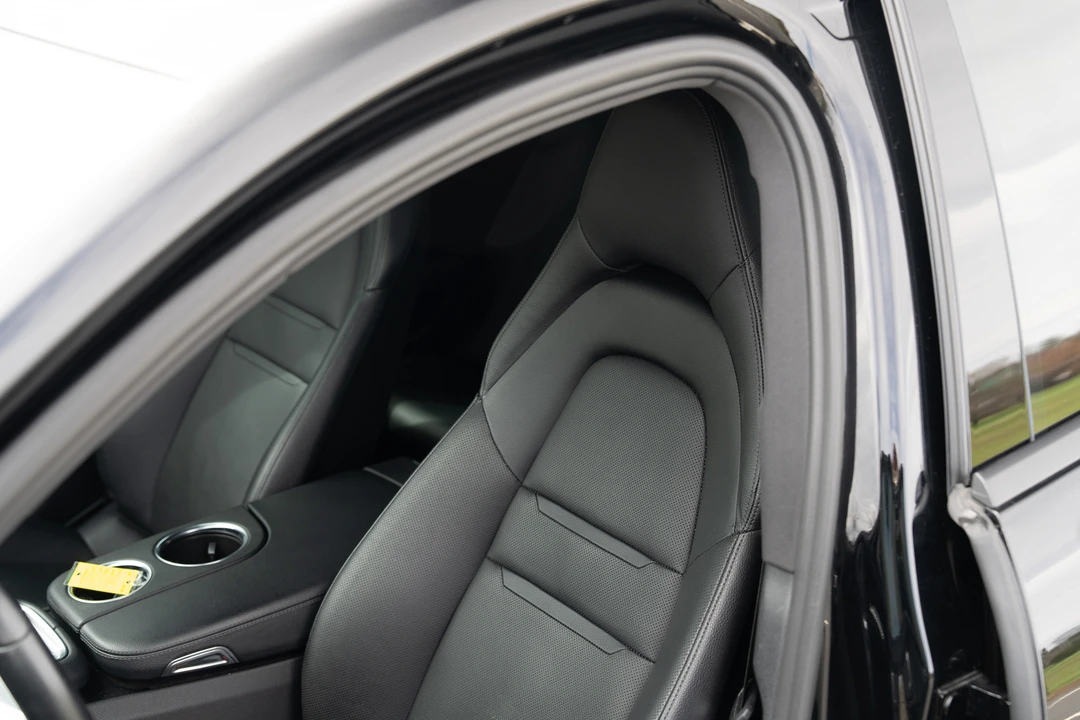 2018 Porsche 971 Panamera - Image 27 of 31