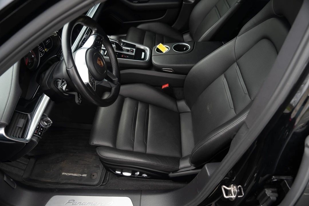 2018 Porsche 971 Panamera - Image 28 of 31
