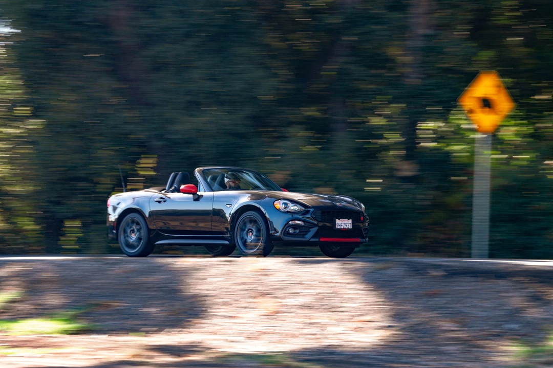 2019 Fiat 124 Spider - Image 24 of 31