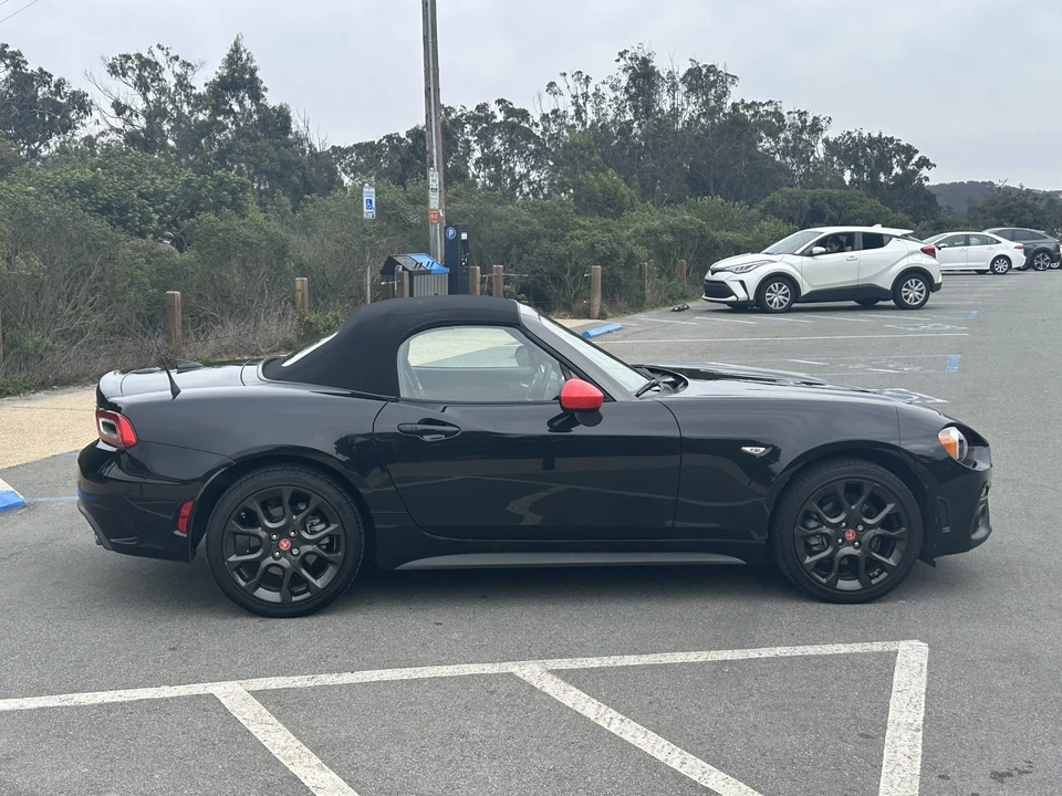 2019 Fiat 124 Spider - Image 18 of 31