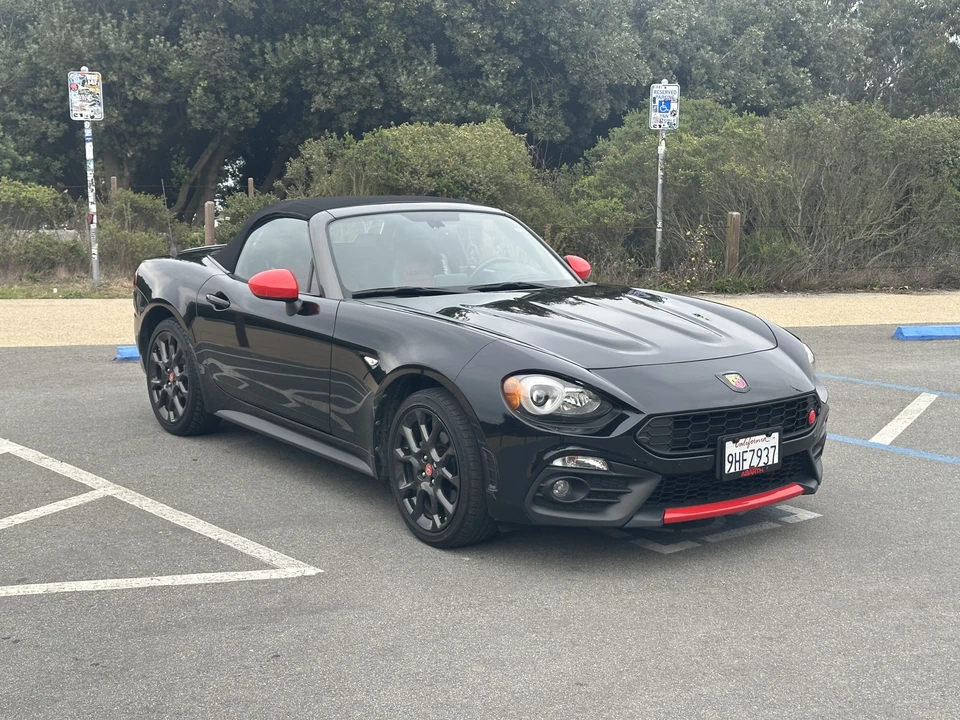 2019 Fiat 124 Spider - Image 17 of 31
