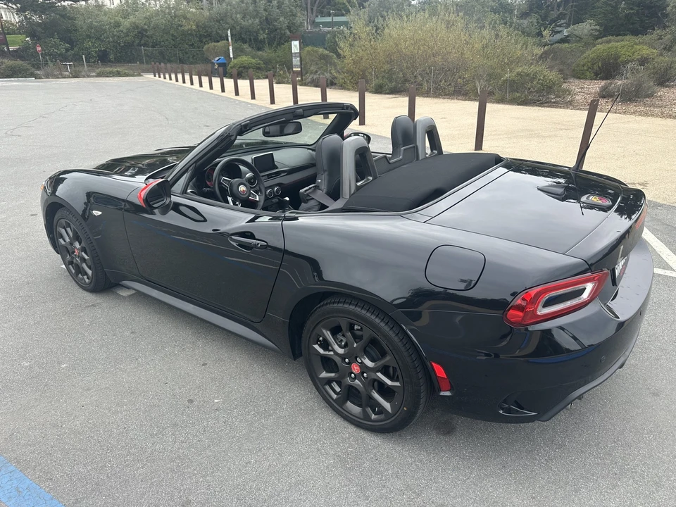 2019 Fiat 124 Spider - Image 14 of 31