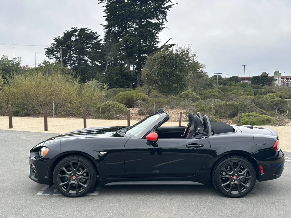 2019 Fiat 124 Spider - Image 15 of 31