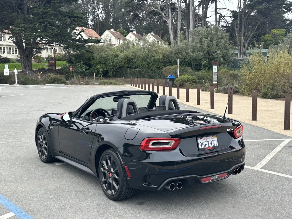 2019 Fiat 124 Spider - Image 13 of 31