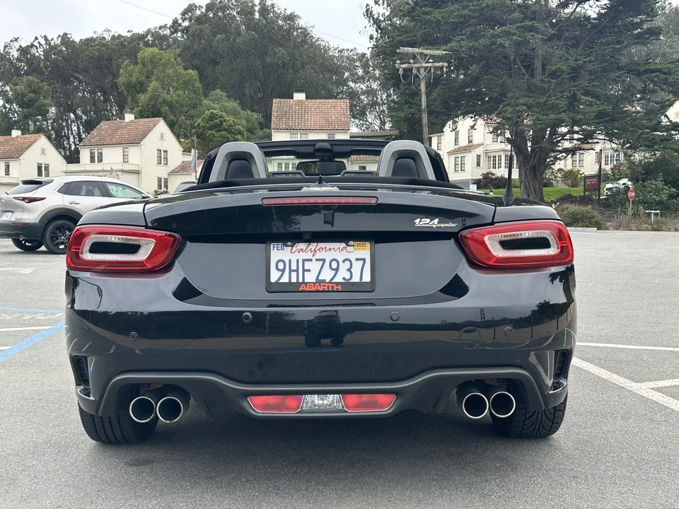 2019 Fiat 124 Spider - Image 10 of 31