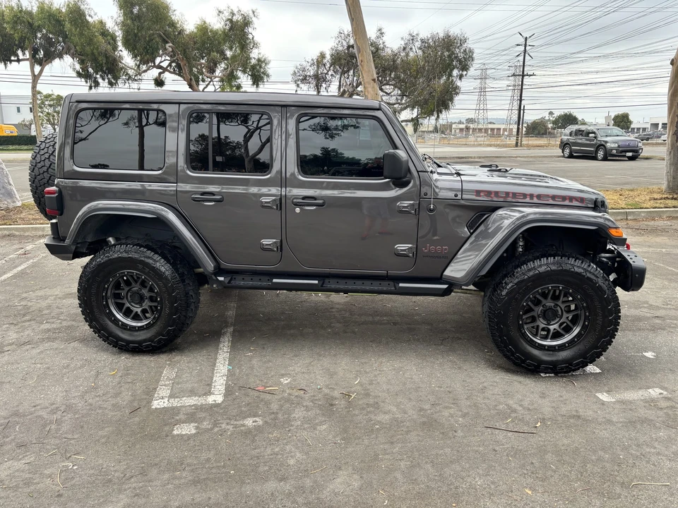 2019 Jeep JL Wrangler - Image 9 of 31