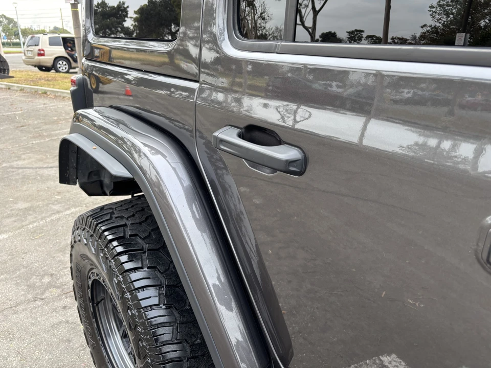 2019 Jeep JL Wrangler - Image 14 of 31