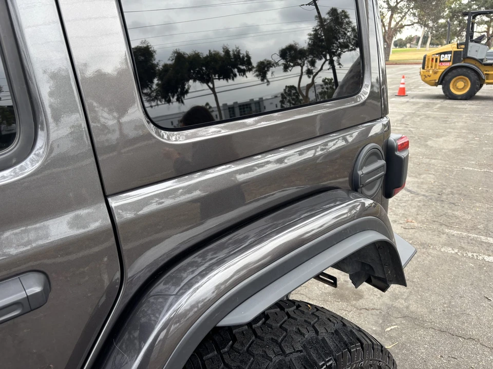 2019 Jeep JL Wrangler - Image 23 of 31