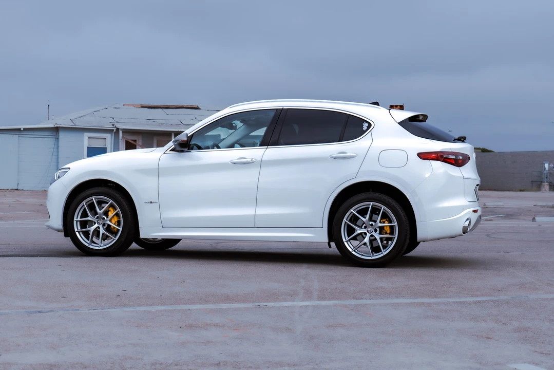 2021 Alfa Romeo Stelvio - Image 8 of 31