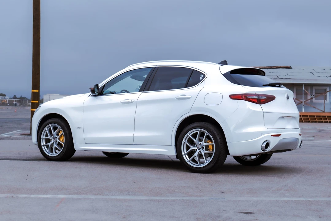 2021 Alfa Romeo Stelvio - Image 9 of 31