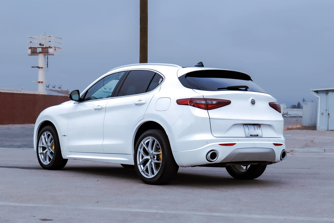 2021 Alfa Romeo Stelvio - Image 10 of 31