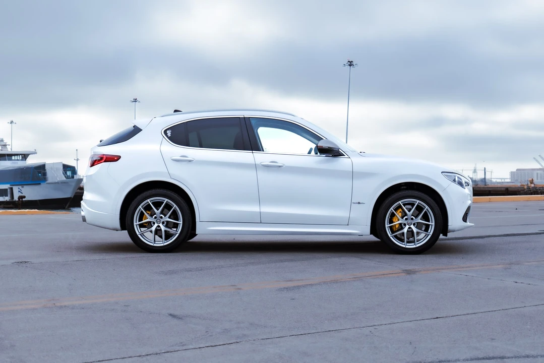 2021 Alfa Romeo Stelvio - Image 16 of 31