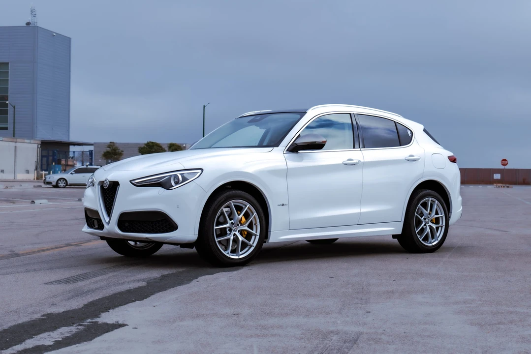 2021 Alfa Romeo Stelvio - Image 4 of 31