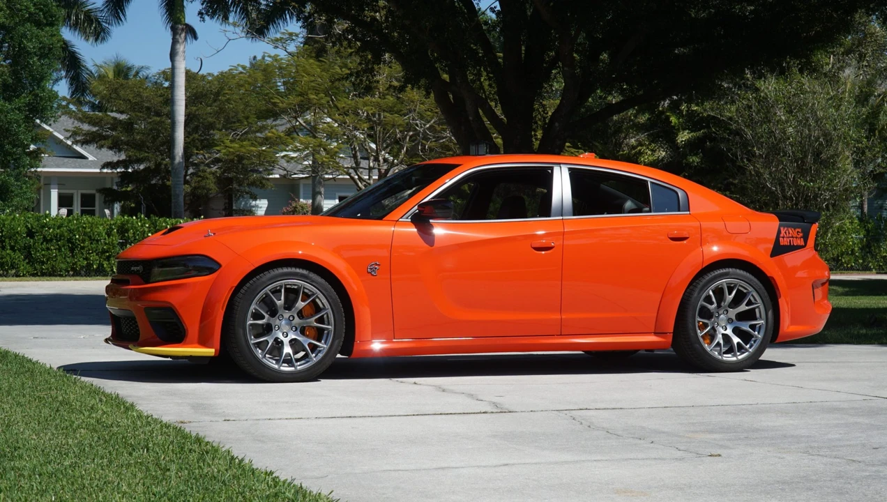 2023 Dodge Charger SRT Hellcat 7th Gen - Image 2 of 31