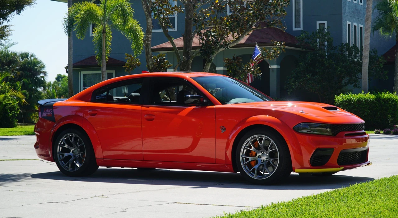2023 Dodge Charger SRT Hellcat 7th Gen - Image 19 of 31