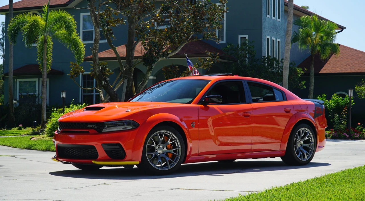 2023 Dodge Charger SRT Hellcat 7th Gen - Image 4 of 31