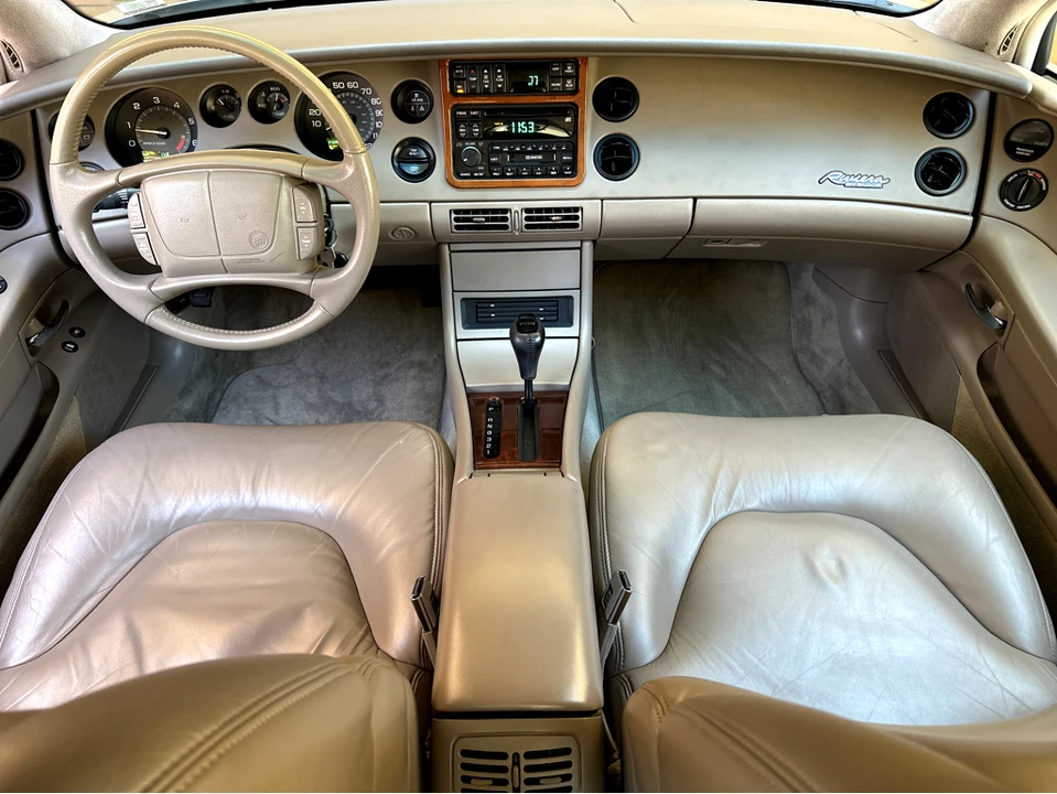 1996 Buick Riviera 8th Gen - Image 22 of 31