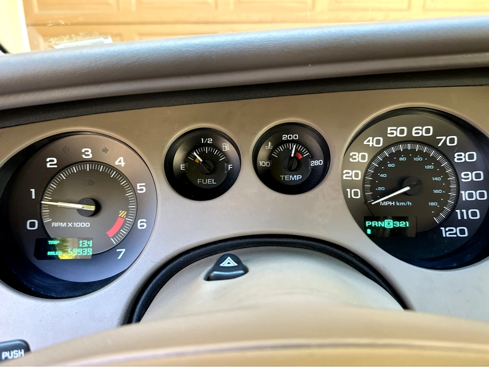 1996 Buick Riviera 8th Gen - Image 26 of 31