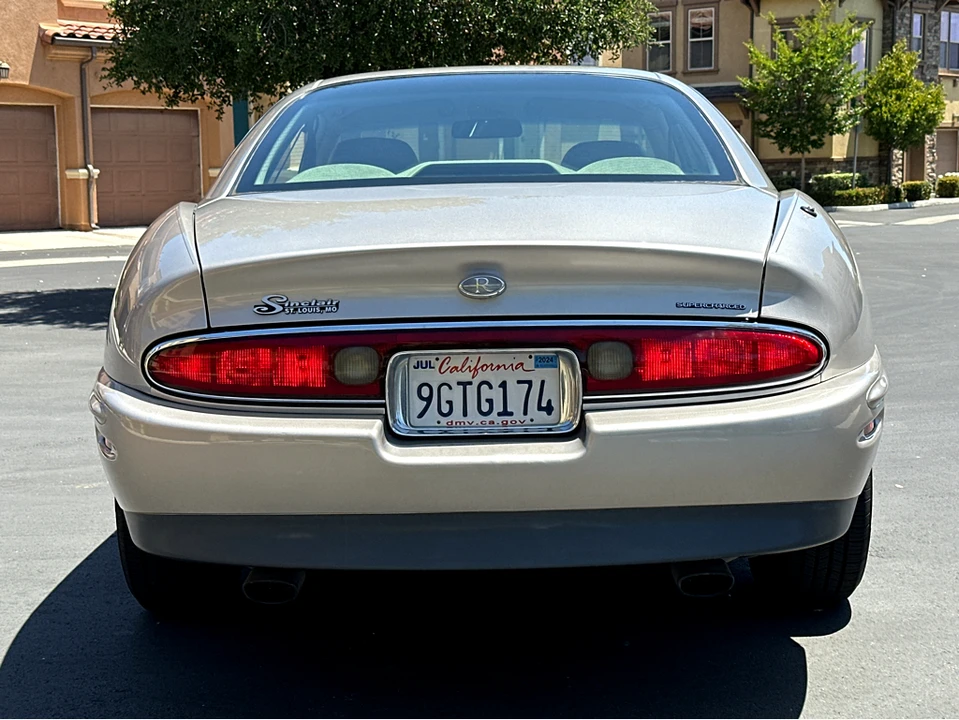 1996 Buick Riviera 8th Gen - Image 8 of 31