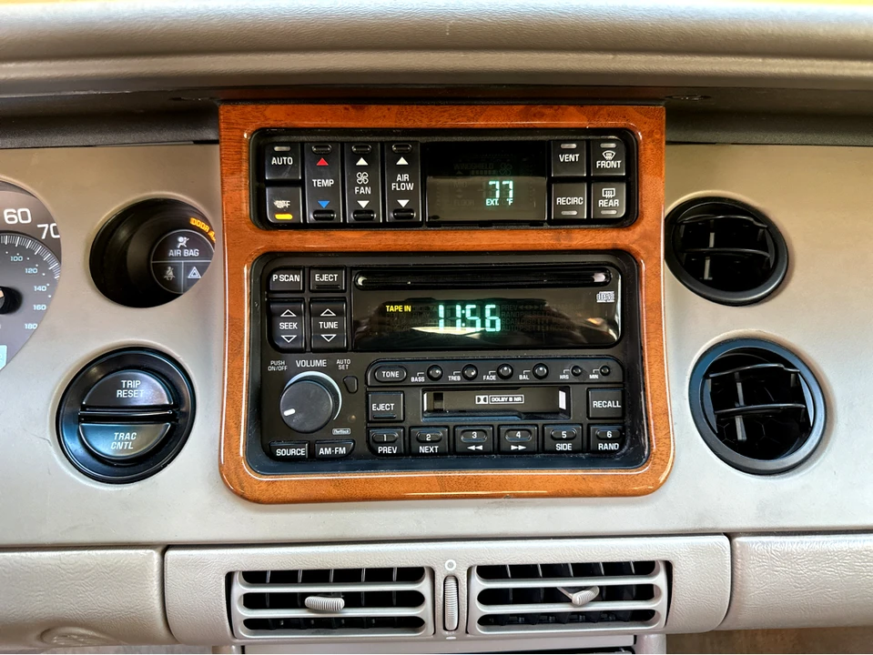 1996 Buick Riviera 8th Gen - Image 30 of 31